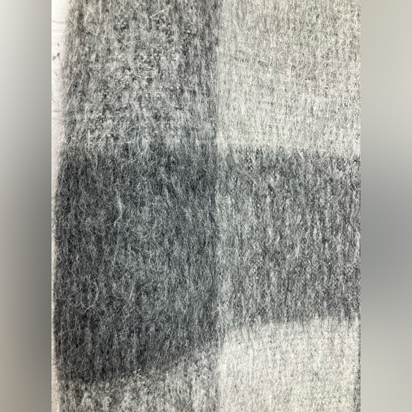 Talbots Gray and Black Buffalo Plaid Wool Blend Short Skirt Size 12 - Picture 2 of 7